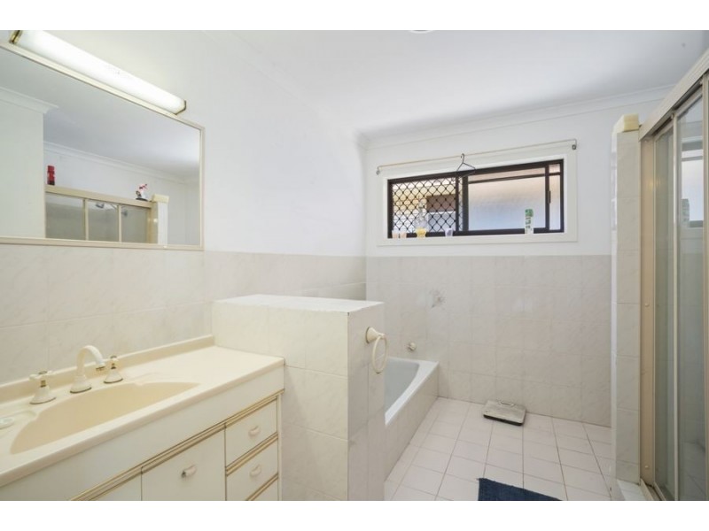 19 Marlin Ct, Palm Beach QLD 4221