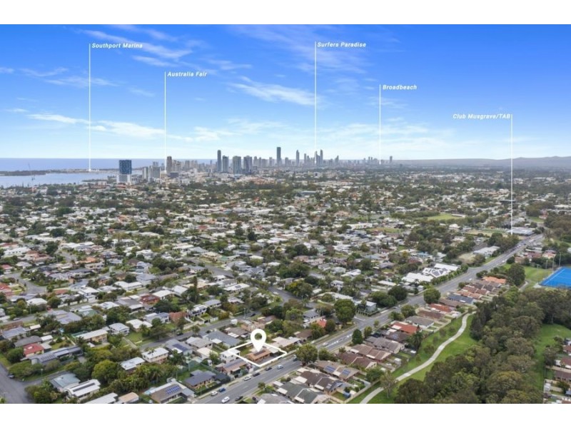 133 Kumbari Avenue, Labrador QLD 4215