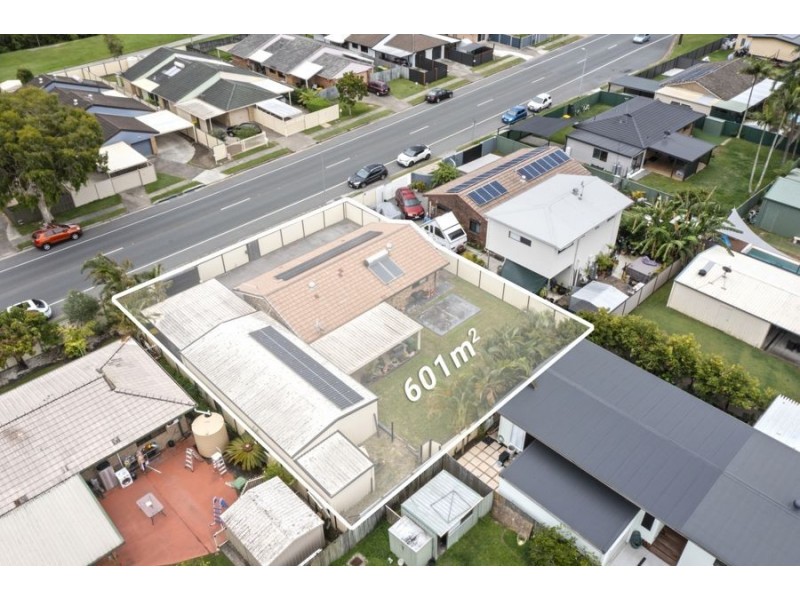 133 Kumbari Avenue, Labrador QLD 4215