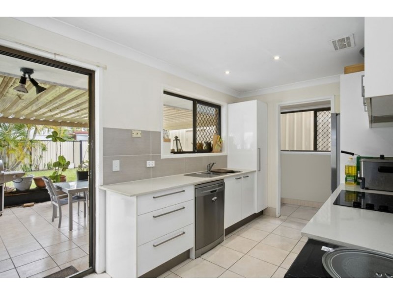 133 Kumbari Avenue, Labrador QLD 4215