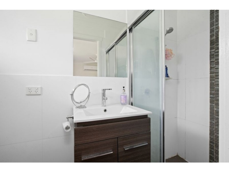 133 Kumbari Avenue, Labrador QLD 4215