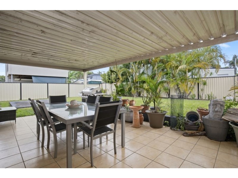 133 Kumbari Avenue, Labrador QLD 4215