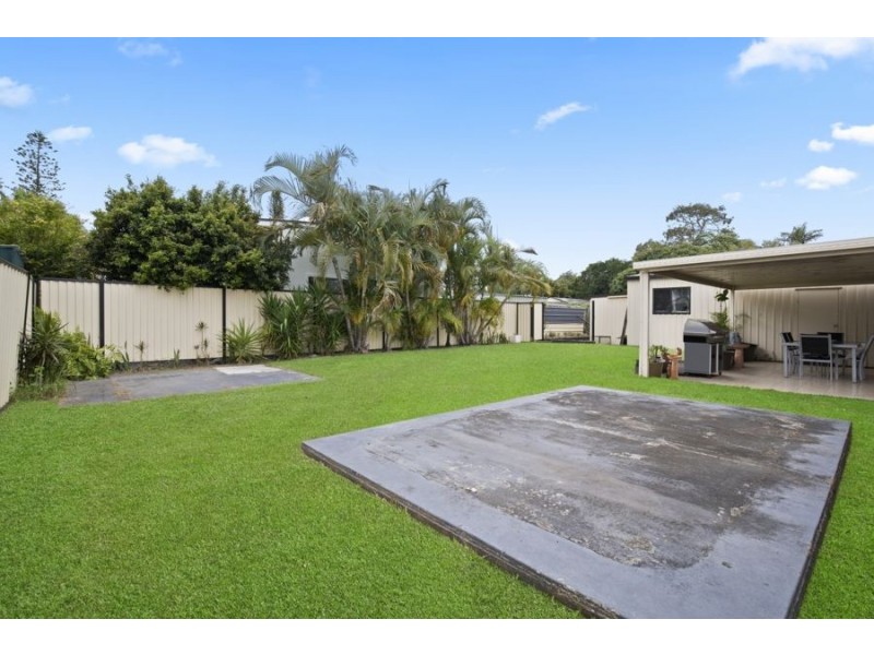 133 Kumbari Avenue, Labrador QLD 4215