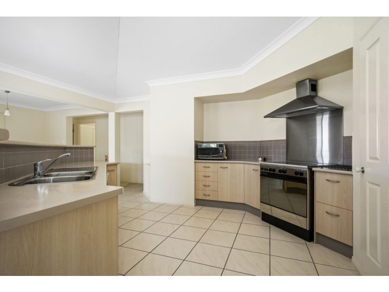 27 Allambi Avenue, Broadbeach Waters QLD 4218