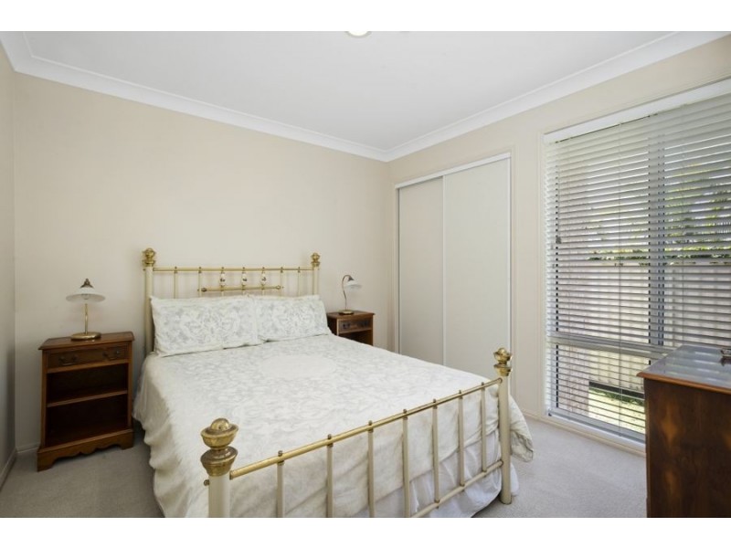 27 Allambi Avenue, Broadbeach Waters QLD 4218