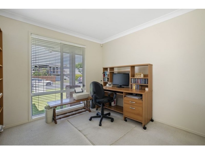 27 Allambi Avenue, Broadbeach Waters QLD 4218