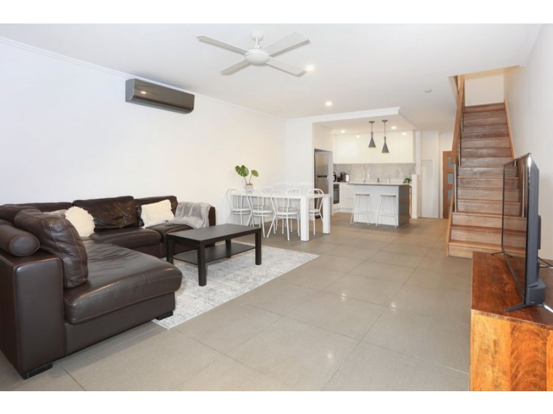 25 The Crestway, Robina QLD 4226