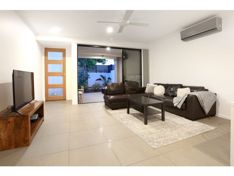 25 The Crestway, Robina QLD 4226