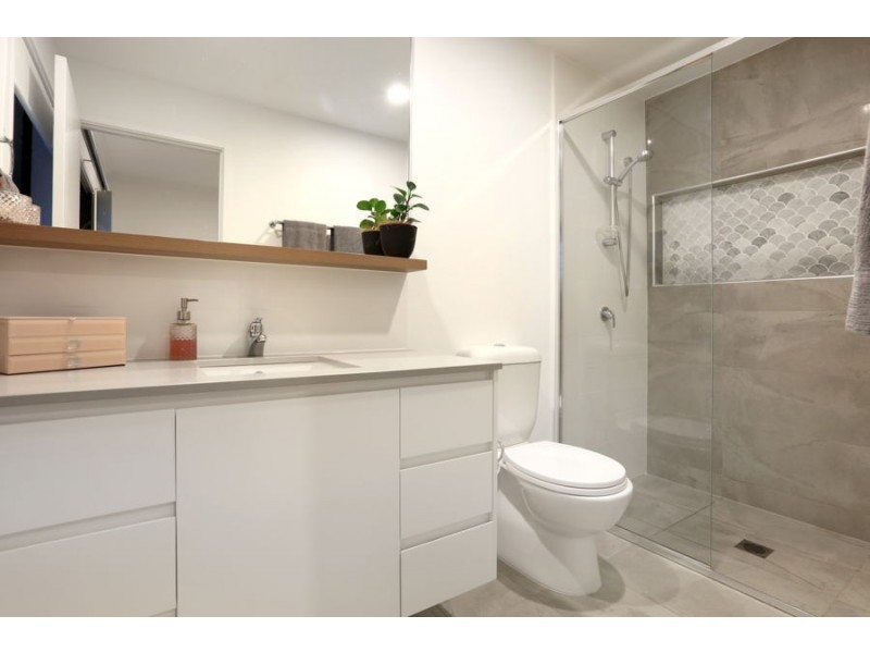 25 The Crestway, Robina QLD 4226