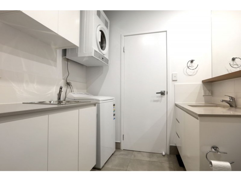 25 The Crestway, Robina QLD 4226