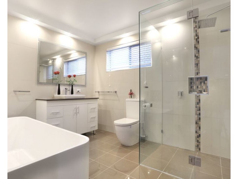 4 Abang Ave, Tanah Merah QLD 4128