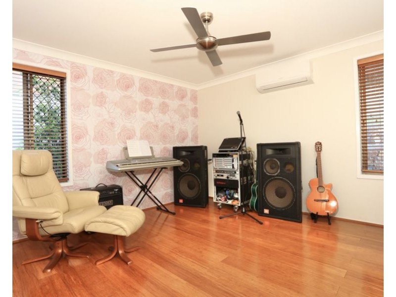 4 Abang Ave, Tanah Merah QLD 4128