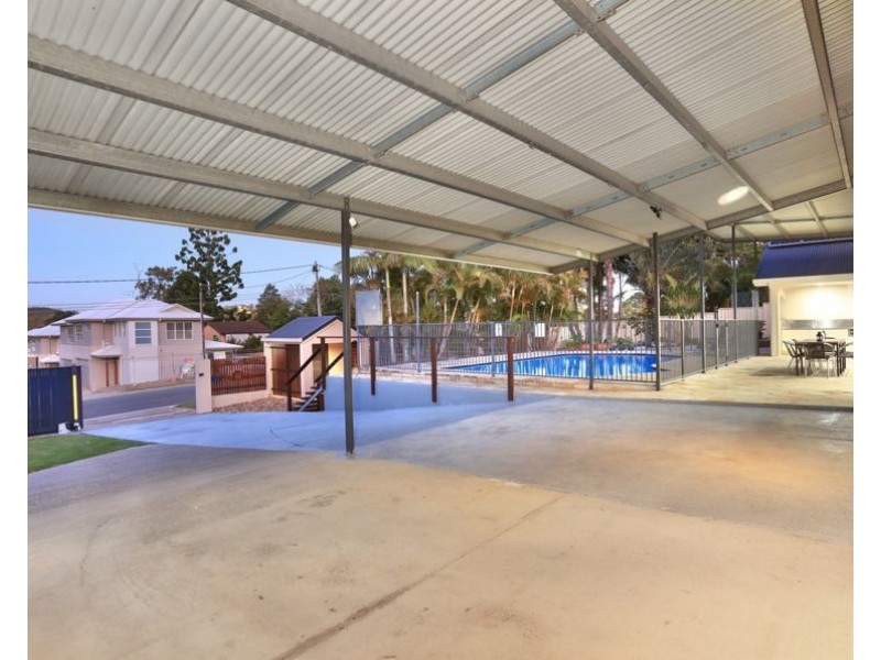 4 Abang Ave, Tanah Merah QLD 4128