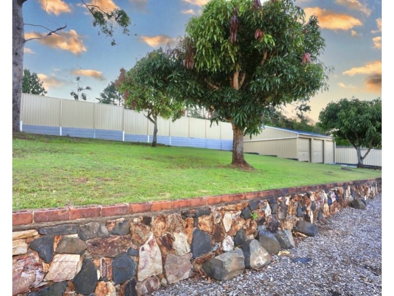 4 Abang Ave, Tanah Merah QLD 4128