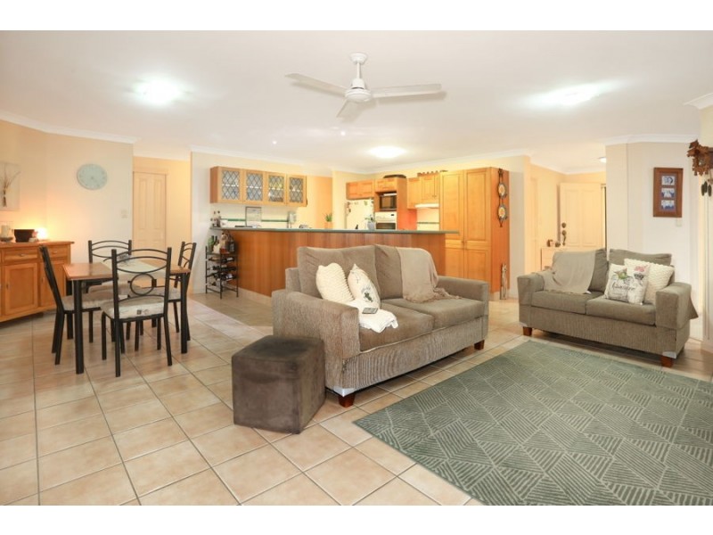 28 Oak Hill Crescent, Parkwood QLD 4214