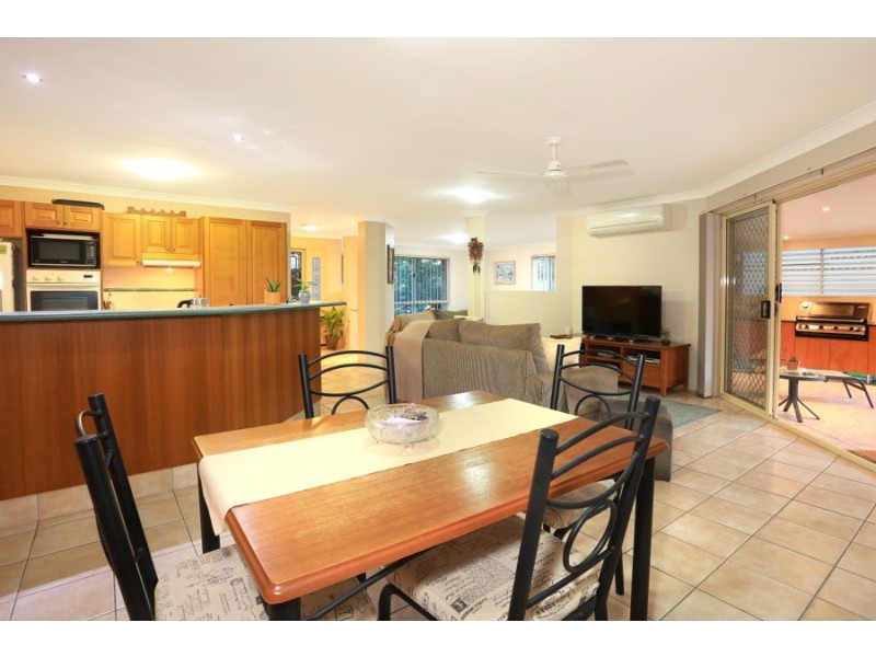 28 Oak Hill Crescent, Parkwood QLD 4214