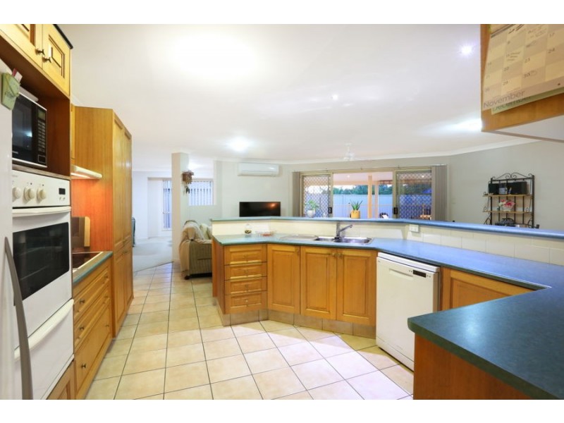 28 Oak Hill Crescent, Parkwood QLD 4214