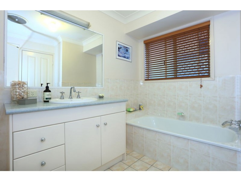 28 Oak Hill Crescent, Parkwood QLD 4214