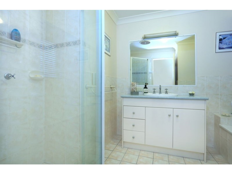 28 Oak Hill Crescent, Parkwood QLD 4214