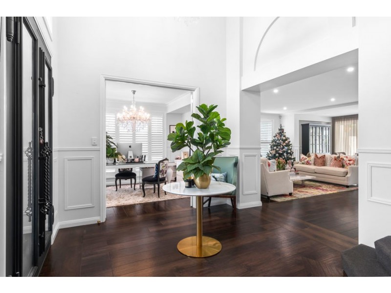 5 Wallaby Place, Sorrento QLD 4217