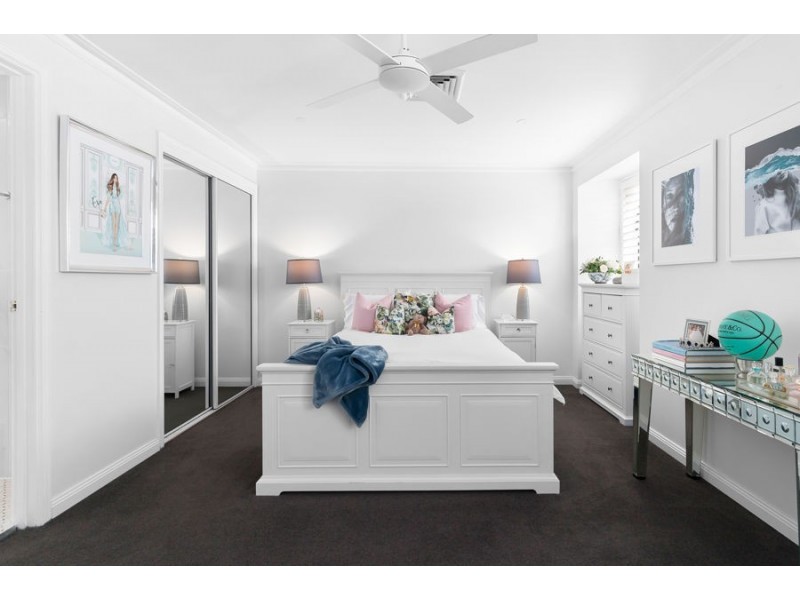 5 Wallaby Place, Sorrento QLD 4217