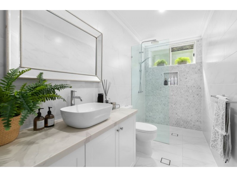 5 Wallaby Place, Sorrento QLD 4217