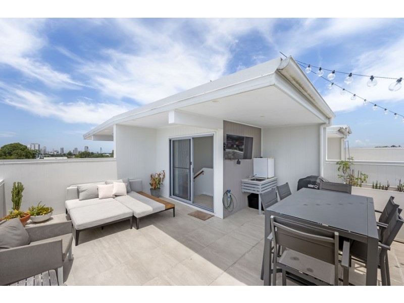 3/77 Minnie Street, Southport QLD 4215