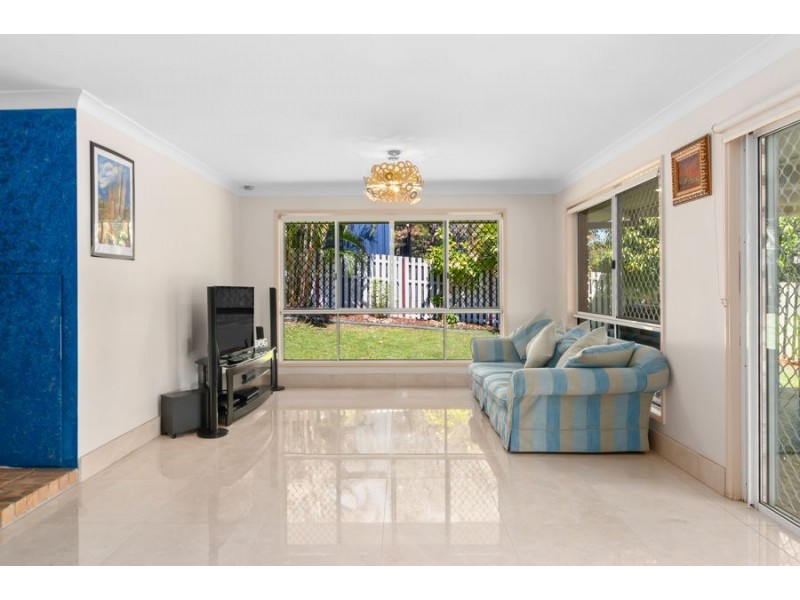 8 Stillwater Crescent, Robina QLD 4226