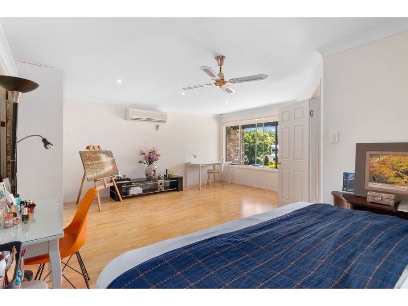 8 Stillwater Crescent, Robina QLD 4226