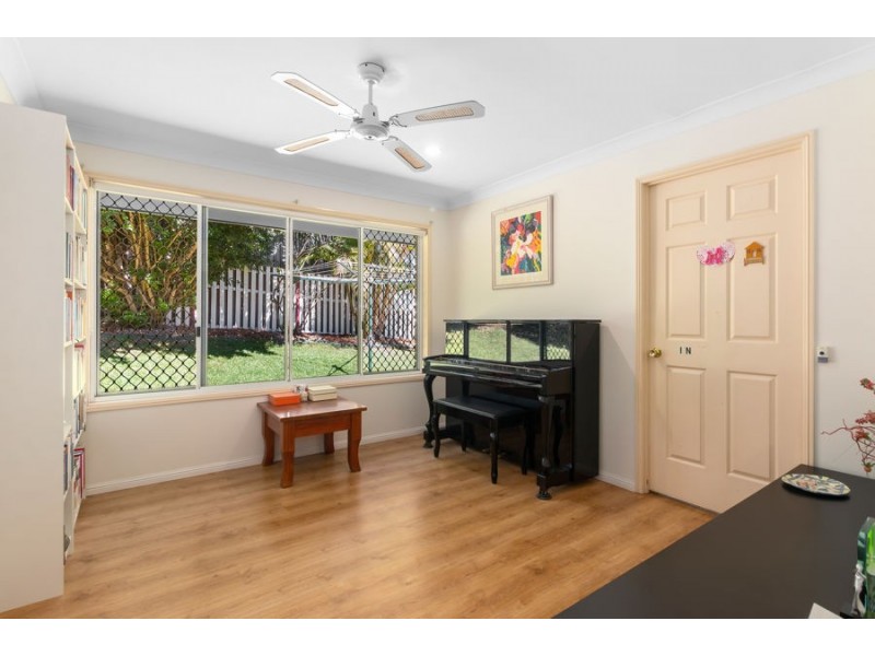 8 Stillwater Crescent, Robina QLD 4226
