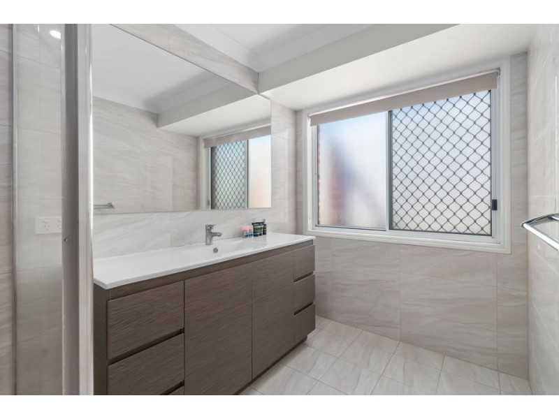 8 Stillwater Crescent, Robina QLD 4226