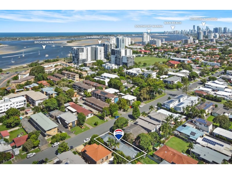 1 & 2/38 Middle Street, Labrador QLD 4215