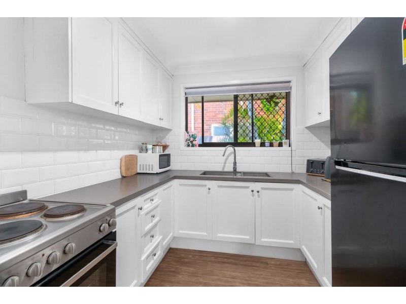1 & 2/38 Middle Street, Labrador QLD 4215