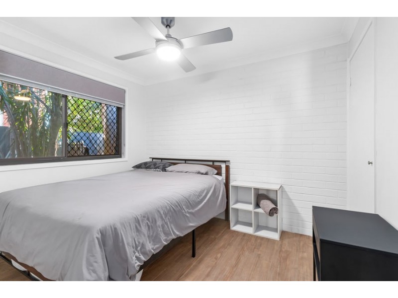 1 & 2/38 Middle Street, Labrador QLD 4215
