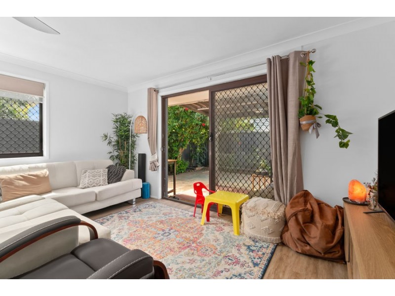 1 & 2/38 Middle Street, Labrador QLD 4215