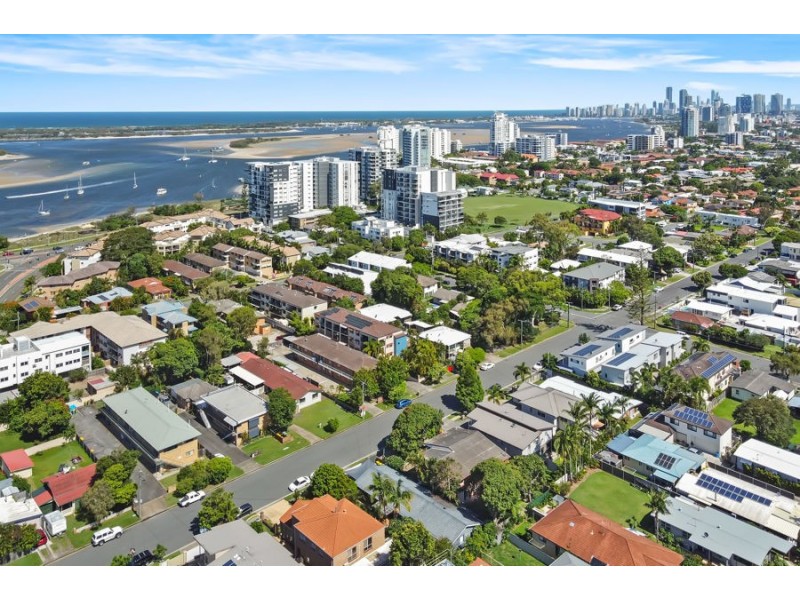 1 & 2/38 Middle Street, Labrador QLD 4215
