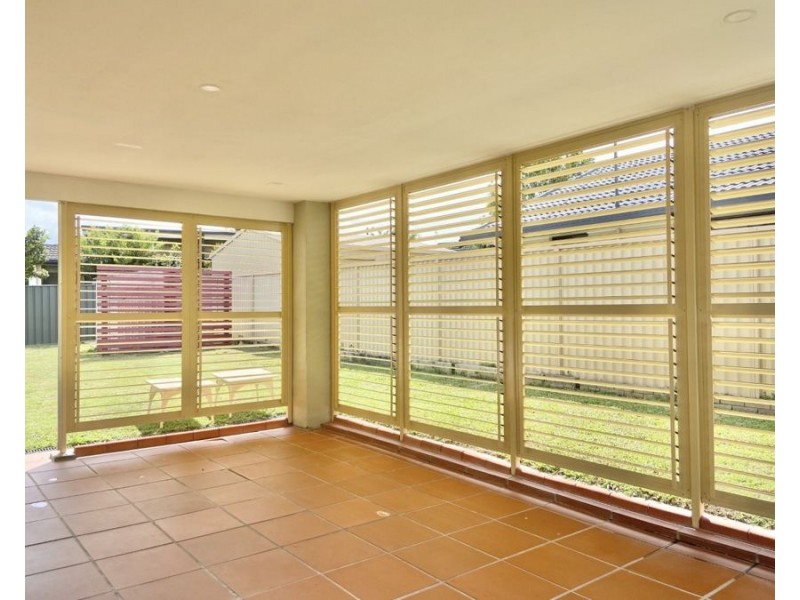 8 Atlas Crescent, Benowa QLD 4217