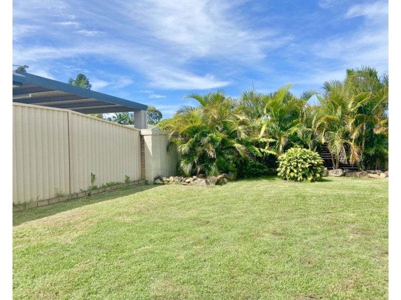 8 Atlas Crescent, Benowa QLD 4217