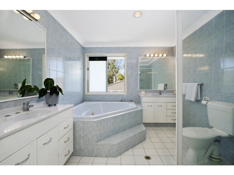 34 Greg Norman Crescent, Parkwood QLD 4214