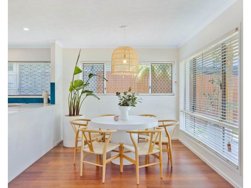 1 Costa Court, Broadbeach Waters QLD 4218