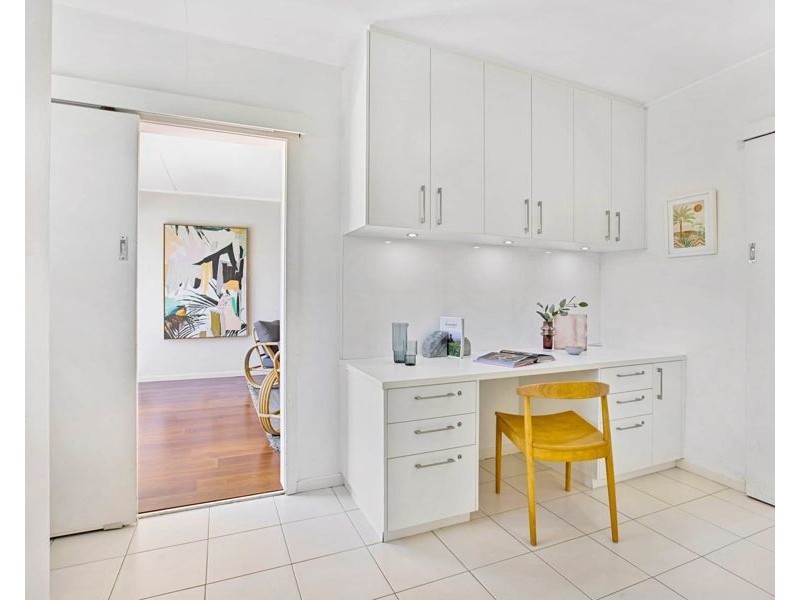 1 Costa Court, Broadbeach Waters QLD 4218
