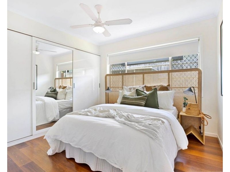 1 Costa Court, Broadbeach Waters QLD 4218