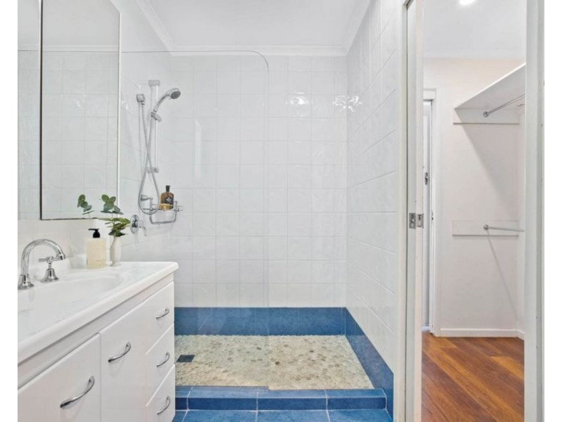 1 Costa Court, Broadbeach Waters QLD 4218