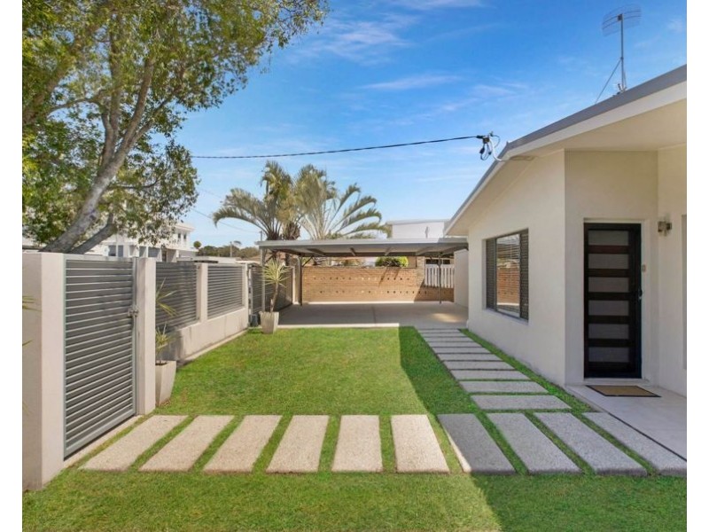 1 Costa Court, Broadbeach Waters QLD 4218