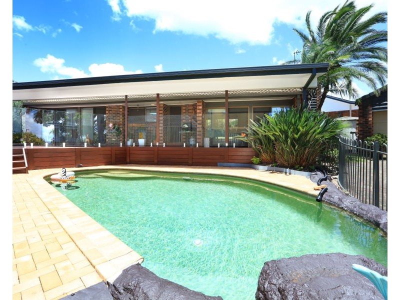 4 Cremorne Court, Robina QLD 4226