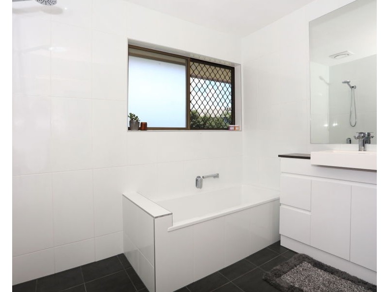 4 Cremorne Court, Robina QLD 4226