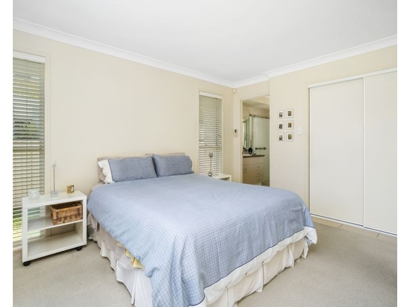 27 Allambi Avenue, Broadbeach Waters QLD 4218