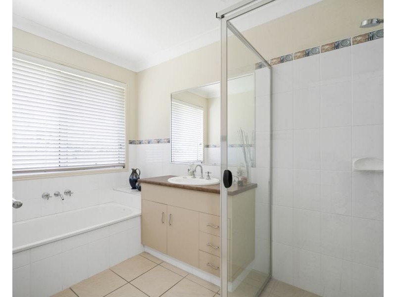 27 Allambi Avenue, Broadbeach Waters QLD 4218