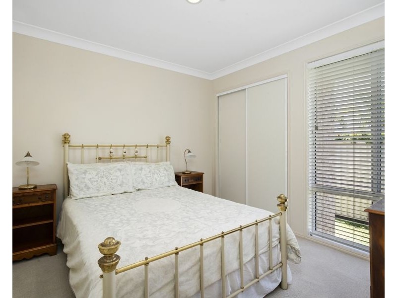 27 Allambi Avenue, Broadbeach Waters QLD 4218
