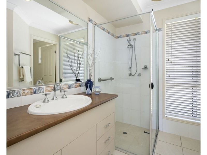 27 Allambi Avenue, Broadbeach Waters QLD 4218
